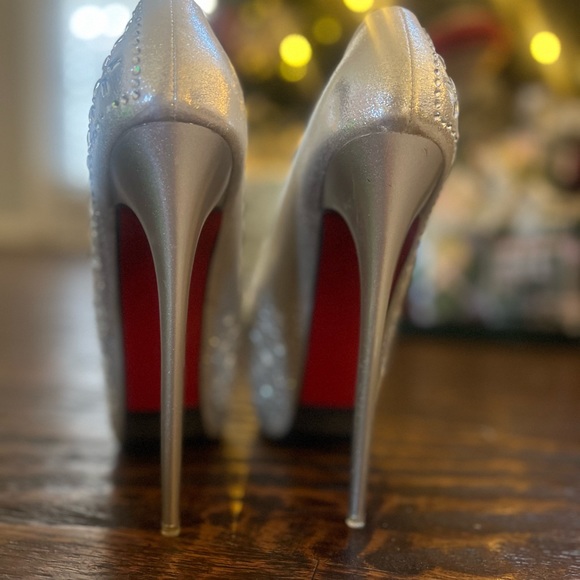 Silver High Heels 👠 - Picture 5 of 7